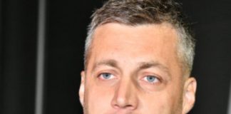 Bojan izbačen iz kuće: Porodica pozvala policiju, završio na psihijatriji nakon sukoba – svi detalji užaasa (FOTO) Bojan izbačen iz kuće: Porodica pozvala policiju, završio na psihijatriji nakon sukoba – svi detalji užaasa (FOTO) - featured image