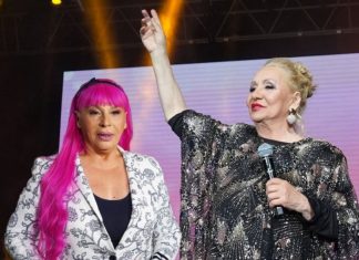 ŠTA SE SAD DEŠAVA SA ZORICOM BRUNCLIK? Vesna Zmijanac šokirala javnost!KOSA JOJ OTPALA SKROZ!!! ŠTA SE SAD DEŠAVA SA ZORICOM BRUNCLIK? Vesna Zmijanac šokirala javnost!KOSA JOJ OTPALA SKROZ!!! - featured image