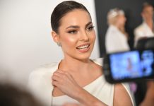 HALJINA BEZ BRUSHALTERA, POKAZALA SVE NA IZVOLITE: Džejlu Ramović niste videli u ovakvom izdanju – snimkom zapalila mreže HALJINA BEZ BRUSHALTERA, POKAZALA SVE NA IZVOLITE: Džejlu Ramović niste videli u ovakvom izdanju – snimkom zapalila mreže - featured image
