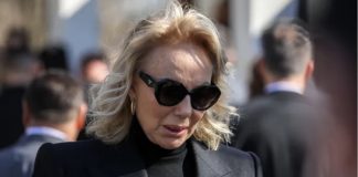 „Izletjela na ulicu usred noći i zvala policiju“: Komšije Lepa Brena otkrile šta se dešava, 0vo je h0r0r, uznemirujući snimak objavljen „Izletjela na ulicu usred noći i zvala policiju“: Komšije Lepa Brena otkrile šta se dešava, 0vo je h0r0r, uznemirujući snimak objavljen - featured image