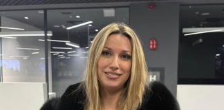 “RADILA SAM PO 18 SATI ZA 80 EVRA” Rada Manojlović imala trnovit put do uspeha: Pevala sam pod šatorima! Uporedila se sa Ćanom "RADILA SAM PO 18 SATI ZA 80 EVRA" Rada Manojlović imala trnovit put do uspeha: Pevala sam pod šatorima! Uporedila se sa Ćanom - featured image