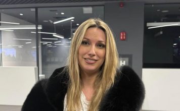 “RADILA SAM PO 18 SATI ZA 80 EVRA” Rada Manojlović imala trnovit put do uspeha: Pevala sam pod šatorima! Uporedila se sa Ćanom "RADILA SAM PO 18 SATI ZA 80 EVRA" Rada Manojlović imala trnovit put do uspeha: Pevala sam pod šatorima! Uporedila se sa Ćanom - featured image