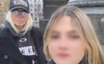 Ne skrivaju više ljubav, Nika otkrila s kim je u vezi! Uplovila u vezu s duplo starijim političarem! Duško i Jelena poludili kad su otkrili ko je u pitanju, a vi ćete se šokirat Ne skrivaju više ljubav, Nika otkrila s kim je u vezi! Uplovila u vezu s duplo starijim političarem! Duško i Jelena poludili kad su otkrili ko je u pitanju, a vi ćete se šokirat - featured image