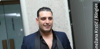 KAĆA LAZIĆ OBJAVILA SNIMAK SA SIGURNOSNIH KAMERA KUĆE: Svi pIaču, evo šta je Darko sebi uradio nakon smr’ti brata.. KAĆA LAZIĆ OBJAVILA SNIMAK SA SIGURNOSNIH KAMERA KUĆE: Svi pIaču, evo šta je Darko sebi uradio nakon smr’ti brata.. - featured image