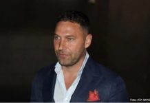 DUŠKO TOŠIĆ OBJAVIO FOTOGRAFIJU SA VENČANJA!! Mlada u prvom planu a tek da vidite ko je u pitanju… Atina i Nika nisu se odvajale od tate!! DUŠKO TOŠIĆ OBJAVIO FOTOGRAFIJU SA VENČANJA!! Mlada u prvom planu a tek da vidite ko je u pitanju… Atina i Nika nisu se odvajale od tate!! - featured image