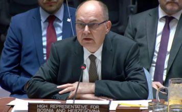 CHRISTIAN SCHMIDT OGOLIO DODIKOVU POLITIKU PRED ČITAVIM SVIJETOM: Razotkrio kako RS sistemski gazi Bošnjake CHRISTIAN SCHMIDT OGOLIO DODIKOVU POLITIKU PRED ČITAVIM SVIJETOM: Razotkrio kako RS sistemski gazi Bošnjake - featured image