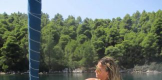 OVA ŽENA JE NAJVIŠA NA ESTRADI: Nikad ne biste pogodili o kome je reč, a nije ni Sneki, ni Brena! Tek kad čujete koja pevačica ima samo 156 cm… OVA ŽENA JE NAJVIŠA NA ESTRADI: Nikad ne biste pogodili o kome je reč, a nije ni Sneki, ni Brena! Tek kad čujete koja pevačica ima samo 156 cm... - featured image