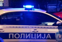 MUŠKARAC (39) UBIJEN U PARAĆINU ISPRED PORODIČNE KUĆE: Izboden posle kraće svađe, osumnjičeni za ubistvo odmah uhapšen MUŠKARAC (39) UBIJEN U PARAĆINU ISPRED PORODIČNE KUĆE: Izboden posle kraće svađe, osumnjičeni za ubistvo odmah uhapšen - featured image