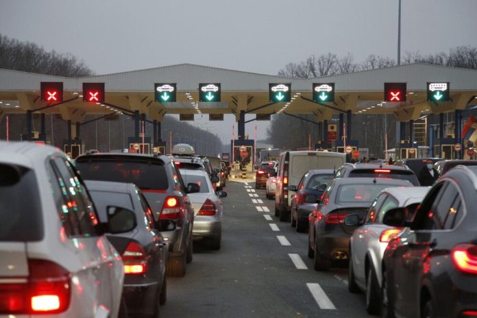 OBAVEZAN DOKUMENT KOJI SVAKI VOZAČ MORA DA IMA: Mnogi zaboravljaju na ovu stvar, a može skupo da vas košta OBAVEZAN DOKUMENT KOJI SVAKI VOZAČ MORA DA IMA: Mnogi zaboravljaju na ovu stvar, a može skupo da vas košta - featured image