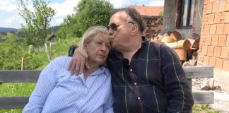 Preminula Sejda, supruga Halida Bešlića: Otišla i njegova najveća ljubav Preminula Sejda, supruga Halida Bešlića: Otišla i njegova najveća ljubav - featured image
