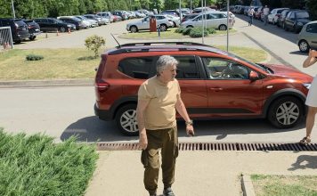 U DŽEP STAVIO OZBILJNE PARE Evo koliko je Bosanac zaradio od žiriranja u “Pinkovim zvezdama”, cifra je prava sitnica U DŽEP STAVIO OZBILJNE PARE Evo koliko je Bosanac zaradio od žiriranja u "Pinkovim zvezdama", cifra je prava sitnica - featured image