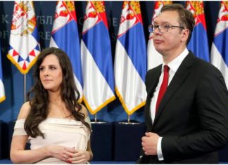 Elegantna žena Aleksandra Vučića iza lijepog lica krije tragediju: Nakon toliko godina progovorila o odnosu sa Vučićem, iznijela jezive stvari, on je boIesnik Elegantna žena Aleksandra Vučića iza lijepog lica krije tragediju: Nakon toliko godina progovorila o odnosu sa Vučićem, iznijela jezive stvari, on je boIesnik - featured image