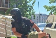Hapšenja u Prijedoru: Igor Dodik udario na Nenada Stevandića… Hapšenja u Prijedoru: Igor Dodik udario na Nenada Stevandića… - featured image