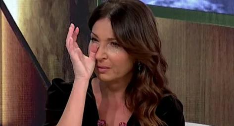 SKANDAL U EMISIJI KOD SANJE MARINKOVIĆ! Pevačica je nazvala glupačom, ološem i kompleksašicom, a onda je PREKINUT PROGRAM: Nemoj da si me pozvala više… SKANDAL U EMISIJI KOD SANJE MARINKOVIĆ! Pevačica je nazvala glupačom, ološem i kompleksašicom, a onda je PREKINUT PROGRAM: Nemoj da si me pozvala više... - featured image