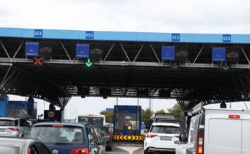 Haos na granici: Hiljade osoba iz BIH I SRBIJE vraćeno sa Hrvatske granice zbog novog sistema kontrole!Ukoliko nemate ovo kod sebe ne krećite na put Haos na granici: Hiljade osoba iz BIH I SRBIJE vraćeno sa Hrvatske granice zbog novog sistema kontrole!Ukoliko nemate ovo kod sebe ne krećite na put - featured image