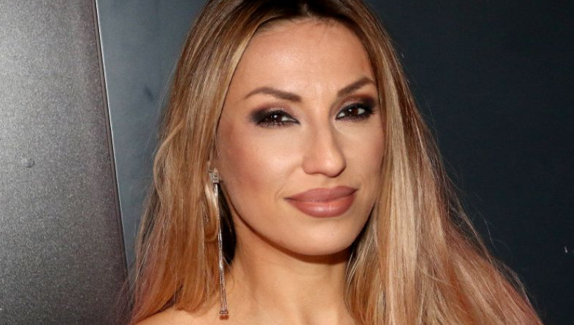 Rada Manojlović dio afere, isplivao snimak iz kreveta sa ovim oženjenim muškarcem: Kolega sa estrade, uzaaš - featured image Rada Manojlović dio afere, isplivao snimak iz kreveta sa ovim oženjenim muškarcem: Kolega sa estrade, uzaaš - featured image