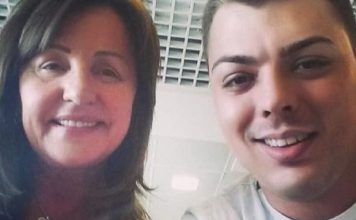 Izašao iz ludnice, pa svojim kur*cem zaludio staru koku “Među nama se desila iskrena ljubav, svu imovinu sam u mom testamentu njemu dala, godine su samo broj” – Ana Bekuta š0kirala, kriza srednjih godina Izašao iz ludnice, pa svojim kur*cem zaludio staru koku “Među nama se desila iskrena ljubav, svu imovinu sam u mom testamentu njemu dala, godine su samo broj” – Ana Bekuta š0kirala, kriza srednjih godina - featured image