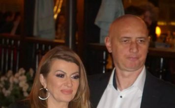 Puče tikva, razvod! Mislila je da ima sretan brak i vijernog muža dok nije pogledala u njegov telefon: Poziv koji je usred noći dobio Taške, Viki je potpuno zbunio Puče tikva, razvod! Mislila je da ima sretan brak i vijernog muža dok nije pogledala u njegov telefon: Poziv koji je usred noći dobio Taške, Viki je potpuno zbunio - featured image