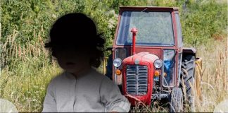 NOVI DETALJI UŽASA KOD GROCKE: Otac ispustio sina (1,5) pod točkove traktora, jer ga zena voli vise nego njega,ljekari se bore za život bebe NOVI DETALJI UŽASA KOD GROCKE: Otac ispustio sina (1,5) pod točkove traktora, jer ga zena voli vise nego njega,ljekari se bore za život bebe - featured image