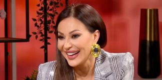 “Udala sam se, mladoženja je svima poznat, Karleuša na aparatima” Ceca Ražnatović pokazala vjenčani prsten, dijamant na ruci blješti “Udala sam se, mladoženja je svima poznat, Karleuša na aparatima” Ceca Ražnatović pokazala vjenčani prsten, dijamant na ruci blješti - featured image