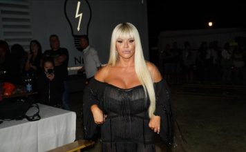DARA BUBAMARA PROGOVORILA O EKSPLICITNIM SLIKAMA I PORUKAMA Otkrila da je ovi muškarci godinama proganjaju: Nemam više poverenja ni u koga… DARA BUBAMARA PROGOVORILA O EKSPLICITNIM SLIKAMA I PORUKAMA Otkrila da je ovi muškarci godinama proganjaju: Nemam više poverenja ni u koga… - featured image