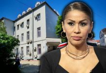 Bila posvojena, sestra joj se utopila, pa promijenila vjeru: Život regionalne pjevačice koja je završila na psihijatriji sve do sad bio tajna? Promijenila ime i prezime sa 19 godina, JEZIVI DETALJI Bila posvojena, sestra joj se utopila, pa promijenila vjeru: Život regionalne pjevačice koja je završila na psihijatriji sve do sad bio tajna? Promijenila ime i prezime sa 19 godina, JEZIVI DETALJI - featured image