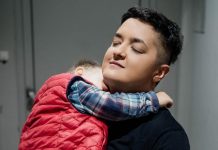 “Visokoobrazovana žena sa mužem i detetom” Evo ko je surogat majka sina Marije Šerifović "Visokoobrazovana žena sa mužem i detetom" Evo ko je surogat majka sina Marije Šerifović - featured image