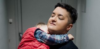 “Visokoobrazovana žena sa mužem i detetom” Evo ko je surogat majka sina Marije Šerifović "Visokoobrazovana žena sa mužem i detetom" Evo ko je surogat majka sina Marije Šerifović - featured image
