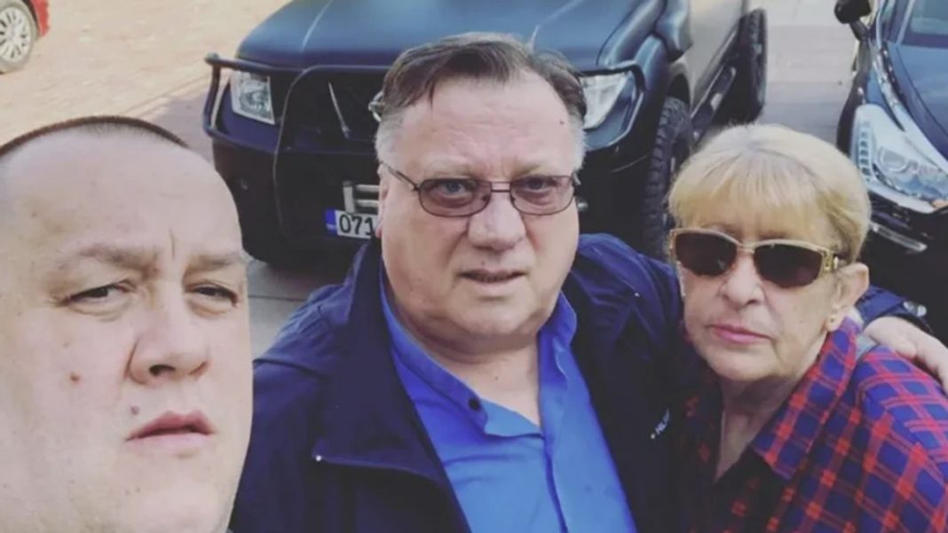 Dino slomljen nakon smrti majke, Bliska osoba obitelji Bešlić otkrila potresne detalje nakon Sejdine smrti: Dino ima suicidaIne misIi prate ga, jako je loše.. - featured image