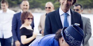ESTRADA U ŠOKU! Haris Džinović stao na ludi kamen, a niko nije očekivao da će baš poznata političarka stati uz njega pred matičarem!” ESTRADA U ŠOKU! Haris Džinović stao na ludi kamen, a niko nije očekivao da će baš poznata političarka stati uz njega pred matičarem!” - featured image