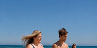 Tokom našeg odmora na plaži, nepoznata djevojka mi je prišla i uvrijedila me nazvavši me nilskim konjem, dok se moj muž samo nasmijao. Ali ono što sam uradila nakon toga šokiralo je sve prisutne. Tokom našeg odmora na plaži, nepoznata djevojka mi je prišla i uvrijedila me nazvavši me nilskim konjem, dok se moj muž samo nasmijao. Ali ono što sam uradila nakon toga šokiralo je sve prisutne. - featured image