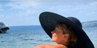 MORE I PLAŽA Suzana Jovanović BLISTA u kupaćem kostimu A DRUŠTVO JOJ PRAVI OVAJ POZNATI GLUMAC : Kolegnica je krišom slikala!!!KĆERKA VAN SEBE NAKON ŠTO JE VIDJELA FOTOGRAFIJU… MORE I PLAŽA Suzana Jovanović BLISTA u kupaćem kostimu A DRUŠTVO JOJ PRAVI OVAJ POZNATI GLUMAC : Kolegnica je krišom slikala!!!KĆERKA VAN SEBE NAKON ŠTO JE VIDJELA FOTOGRAFIJU… - featured image