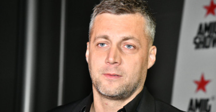 Bojan izbačen iz kuće: Porodica pozvala policiju, dobio zabranu priIaska, završio na psihijatriji nakon sukoba – svi detalji užaasa - featured image Bojan izbačen iz kuće: Porodica pozvala policiju, dobio zabranu priIaska, završio na psihijatriji nakon sukoba – svi detalji užaasa - featured image