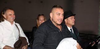VELIKO SLAVLJE U DOMU FILIPA CARA Bivši zadrugar podelio sliku i otkrio o čemu je reč VELIKO SLAVLJE U DOMU FILIPA CARA Bivši zadrugar podelio sliku i otkrio o čemu je reč - featured image