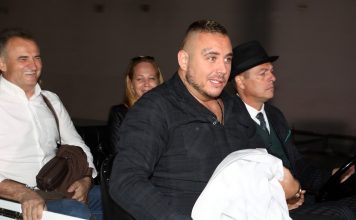 VELIKO SLAVLJE U DOMU FILIPA CARA Bivši zadrugar podelio sliku i otkrio o čemu je reč VELIKO SLAVLJE U DOMU FILIPA CARA Bivši zadrugar podelio sliku i otkrio o čemu je reč - featured image