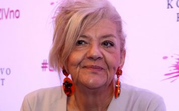 Futa je Marinu strašno povredio, posle svađe napisala stihove i dala velikoj zvezdi: Ovaj hit krije njenu istinitu priču Futa je Marinu strašno povredio, posle svađe napisala stihove i dala velikoj zvezdi: Ovaj hit krije njenu istinitu priču - featured image