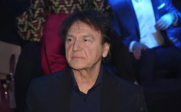 “Tražiću alimentaciju za sve ove godine, skupo će mi platiti” Ovaj pevač JE sin Zdravka Čolića: “Zašto ćuti o tome da mi je tata?”Kad vidite ko je u pitanju zanijenit ćete krio sve ove dodine!!!! “Tražiću alimentaciju za sve ove godine, skupo će mi platiti” Ovaj pevač JE sin Zdravka Čolića: “Zašto ćuti o tome da mi je tata?”Kad vidite ko je u pitanju zanijenit ćete krio sve ove dodine!!!! - featured image