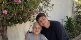 Brinuo sam se o svojoj 90-godišnjoj susjedi jer mi je obećala da ću naslijediti sve što posjeduje. Kad je umrla, nije mi ostavila NIŠTA. Ali sljedećeg jutra njezin odvjetnik pokucao je na moja vrata i rekao: “Ostavila vam je jednu stvar.” Brinuo sam se o svojoj 90-godišnjoj susjedi jer mi je obećala da ću naslijediti sve što posjeduje. Kad je umrla, nije mi ostavila NIŠTA. Ali sljedećeg jutra njezin odvjetnik pokucao je na moja vrata i rekao: “Ostavila vam je jednu stvar.” - featured image