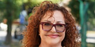 Da li se ovako oblači žena u šezdesetim? Ana Bekuta novim stajlingom izazvala haos na Instagramu, da li biste vi nosili ovo na glavi? (FOTO) Da li se ovako oblači žena u šezdesetim? Ana Bekuta novim stajlingom izazvala haos na Instagramu, da li biste vi nosili ovo na glavi? (FOTO) - featured image