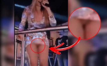 RADI MANOJLOVIĆ SEVNULA CICA MACA?! Pevačica na nastup došla bez GAĆICA sve na izvolite! PROCURIO SKANDALOZNI SNIMAK! VIDEO RADI MANOJLOVIĆ SEVNULA CICA MACA?! Pevačica na nastup došla bez GAĆICA sve na izvolite! PROCURIO SKANDALOZNI SNIMAK! VIDEO - featured image