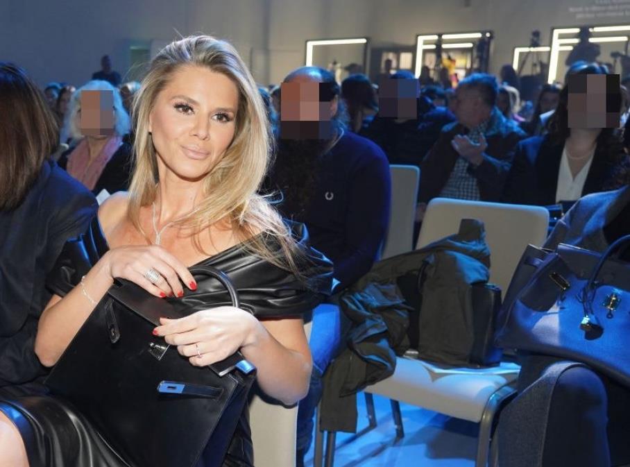 “BAHATA I BEZOBRAZNA, NEMAM REČI” BIVŠA ŽENA HARISA DŽINOVIĆA U CENTRU SKANDALA U MONAKU: Napravila haos - featured image “BAHATA I BEZOBRAZNA, NEMAM REČI” BIVŠA ŽENA HARISA DŽINOVIĆA U CENTRU SKANDALA U MONAKU: Napravila haos - featured image