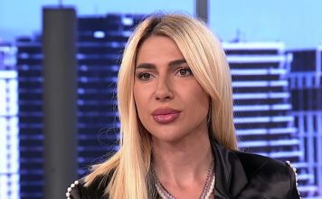 (FOTO) NAKON ŠTO SE OPROSTILA OD GLEDALACA PINKA Jovana Jeremić se oglasila sa druge televizije: Pozirala u miniću, blista od sreće (FOTO) NAKON ŠTO SE OPROSTILA OD GLEDALACA PINKA Jovana Jeremić se oglasila sa druge televizije: Pozirala u miniću, blista od sreće - featured image
