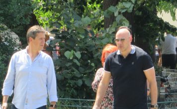 Sin (29) mu je preminuo usled komplikacija izazvanih bakterijom, a pevač je od javnosti krio da je i on sam nakon toga išao sa operacije na operaciju Sin (29) mu je preminuo usled komplikacija izazvanih bakterijom, a pevač je od javnosti krio da je i on sam nakon toga išao sa operacije na operaciju - featured image