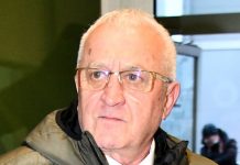 Era Ojdanić je u vezi sa 43 godine mlađom, kad vidite koja pjevačica je u pitanju, nećete moći vjerovati: Oduvijek važila za najmoralniju, a sad izjavila da voli mI0have da joj ulaze Era Ojdanić je u vezi sa 43 godine mlađom, kad vidite koja pjevačica je u pitanju, nećete moći vjerovati: Oduvijek važila za najmoralniju, a sad izjavila da voli mI0have da joj ulaze - featured image
