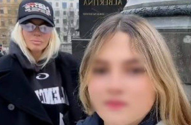 NIKA TOŠIĆ SINOĆ TAJNO POSTALA SUPRUGA JEDNOG OD NAJVEĆNIH MOĆNIKA U SRBIJI: Ova poruka je Jelenu dočekala u vili na Senjaku, ćerkine reči udaraju pravo u srž! Kad vidite ko je u pitanju i vama će bit loše…. NIKA TOŠIĆ SINOĆ TAJNO POSTALA SUPRUGA JEDNOG OD NAJVEĆNIH MOĆNIKA U SRBIJI: Ova poruka je Jelenu dočekala u vili na Senjaku, ćerkine reči udaraju pravo u srž! Kad vidite ko je u pitanju i vama će bit loše…. - featured image