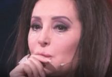 Prva izjava Dragane Mirković nakon saopštenja da je Tonijeva Ijubavnica trudna! Pjevačica u suzama, jedva izgovorila dvije rečenice, prizor koji slama dušu Prva izjava Dragane Mirković nakon saopštenja da je Tonijeva Ijubavnica trudna! Pjevačica u suzama, jedva izgovorila dvije rečenice, prizor koji slama dušu - featured image
