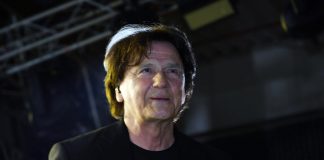 Ova glumica bila je najveća Čolina ljubav, posvetio joj je i emotivni hit: “Kad se on vratio, već sam bila udana” Ova glumica bila je najveća Čolina ljubav, posvetio joj je i emotivni hit: "Kad se on vratio, već sam bila udana" - featured image