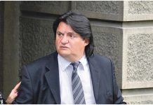 INFORMACIJE O MUŽU ZORICE BRUNCLIK IZBEZUMILE JAVNOST! Pogledajte u čijem zagrljaju su ga sinoć uhvatili!!Javnost šokirana baš sad kad je Zorica bolesna!!!! INFORMACIJE O MUŽU ZORICE BRUNCLIK IZBEZUMILE JAVNOST! Pogledajte u čijem zagrljaju su ga sinoć uhvatili!!Javnost šokirana baš sad kad je Zorica bolesna!!!! - featured image