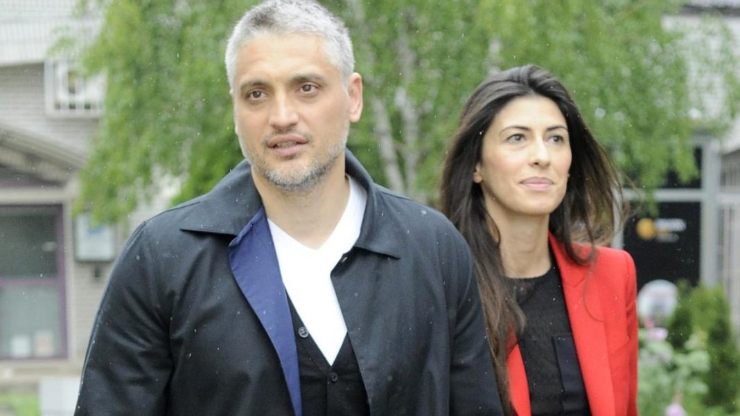 BIVŠA ŽENA ČEDE JOVANOVIĆA IMA NOVOG DEČKA U AMERICI Političar je ovo krio 45 dana od nje, a onda su se razveli: Otkrio i šta je Jelena TRAŽILA OD NJEGA jednom prilikom - featured image