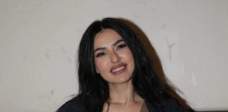 SEVALE BRADAVICE: Tanja Savić pevala bez gaća i brusa! Šta joj se desilo, pokazala previše!!! SEVALE BRADAVICE: Tanja Savić pevala bez gaća i brusa! Šta joj se desilo, pokazala previše!!! - featured image